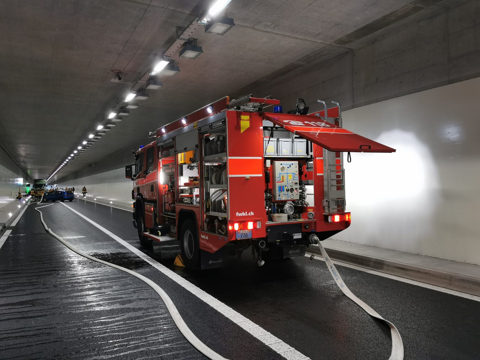 Während Der Fahrt In Einem Tunnel Bemerken Sie Ein Feuer fwkl.ch